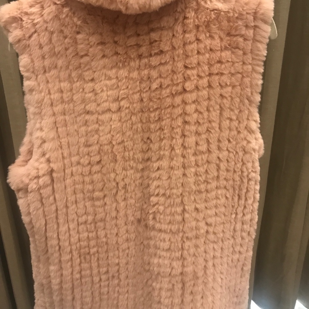 Rebecca Elliott Fur Vest - Picture 4 of 4